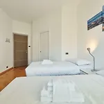 Vanchiglietta Colourful Apartment